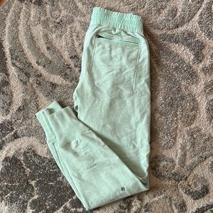 LuluLemon mint green joggers size 4